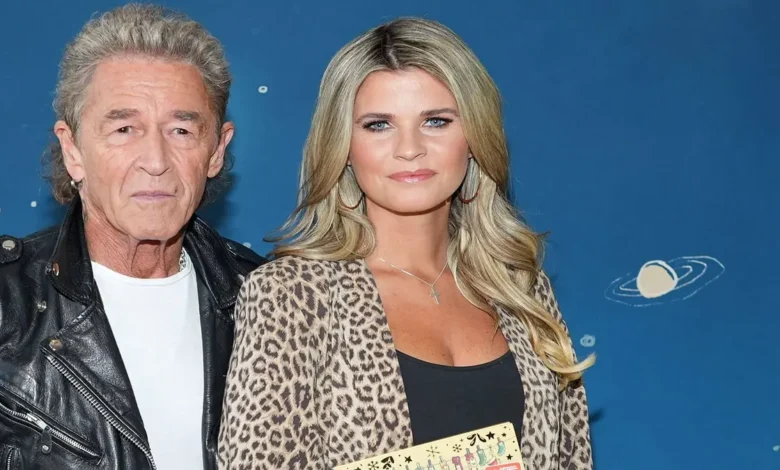 Nina Maffay: Die Stimme einer neuen Generation Nina Maffay
